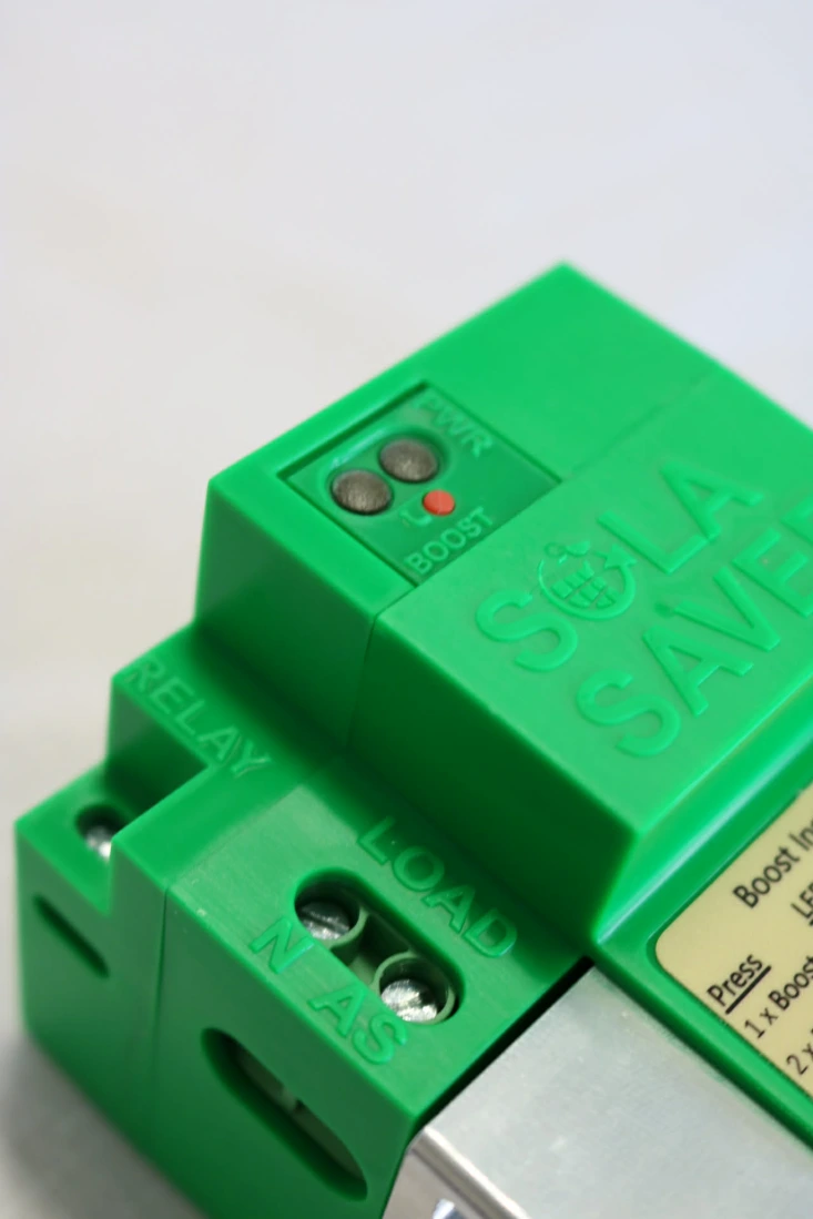 SolaSaver solar diverter with LEDs